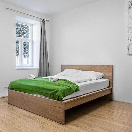 Lovely 2Br Shared Apartment, Enkplatz U3, 15Min To Center Wien Exteriör bild