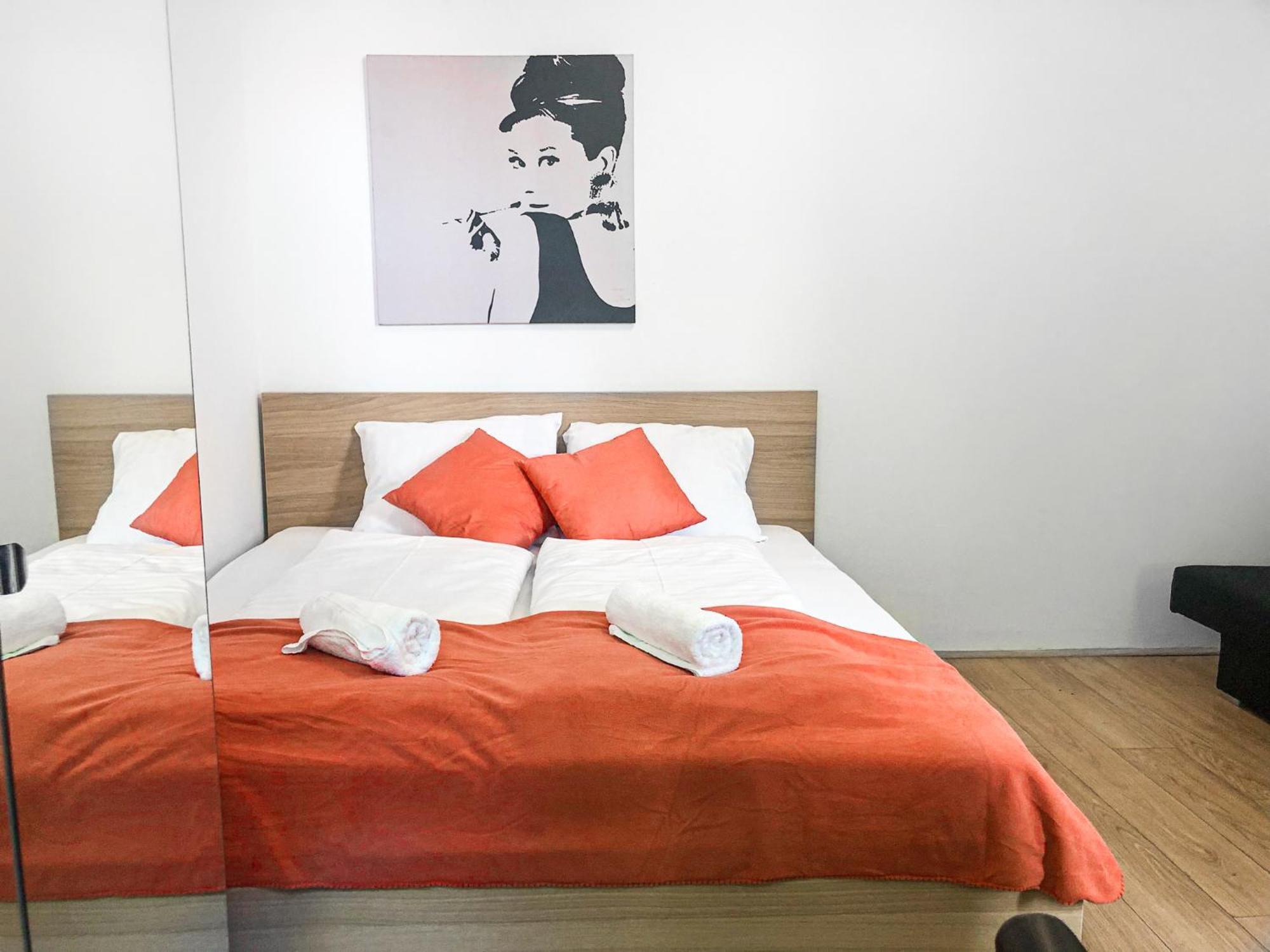 Lovely 2Br Shared Apartment, Enkplatz U3, 15Min To Center Wien Exteriör bild
