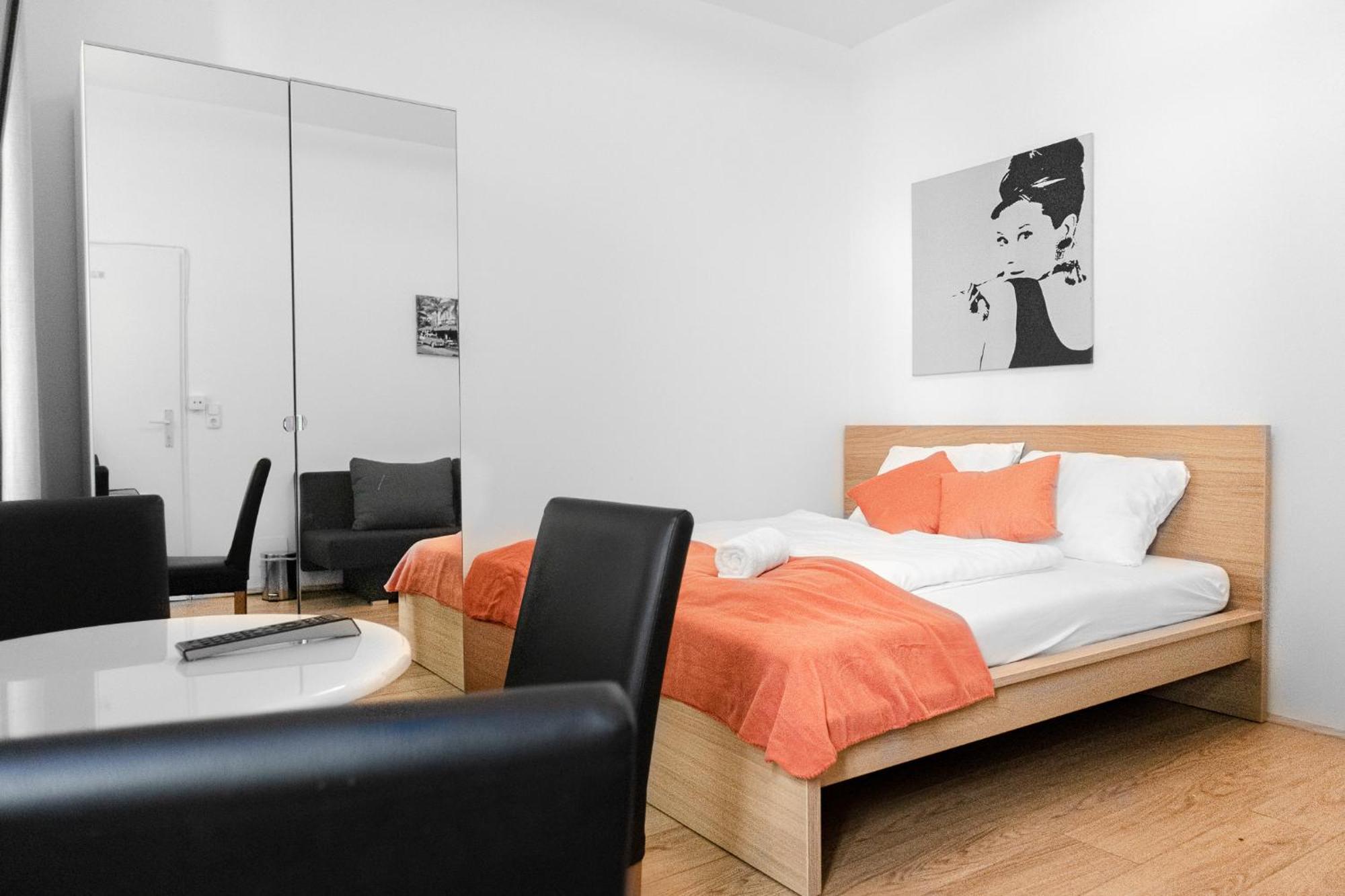 Lovely 2Br Shared Apartment, Enkplatz U3, 15Min To Center Wien Exteriör bild
