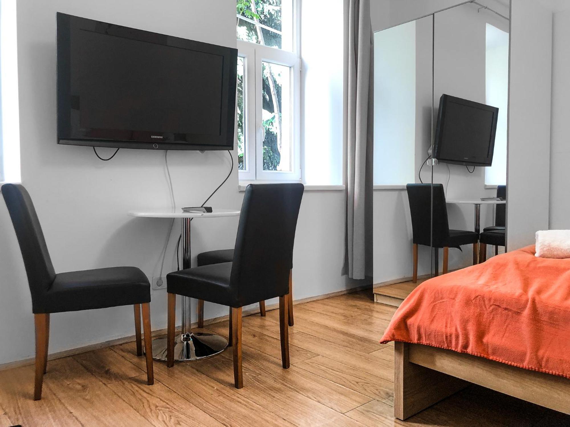 Lovely 2Br Shared Apartment, Enkplatz U3, 15Min To Center Wien Exteriör bild