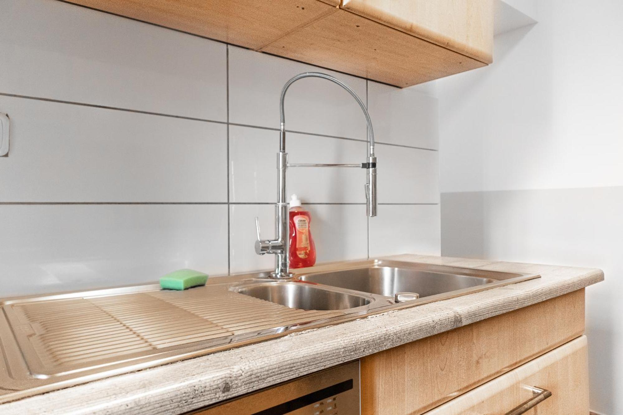 Lovely 2Br Shared Apartment, Enkplatz U3, 15Min To Center Wien Exteriör bild
