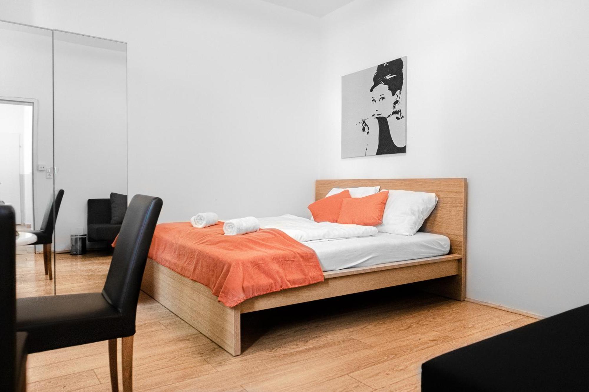 Lovely 2Br Shared Apartment, Enkplatz U3, 15Min To Center Wien Exteriör bild